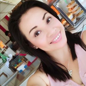 Meet your Posher, Yanet